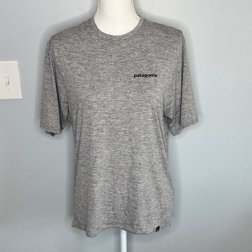 Patagonia Men's Heather Gray Short Sleeve Tee size Small